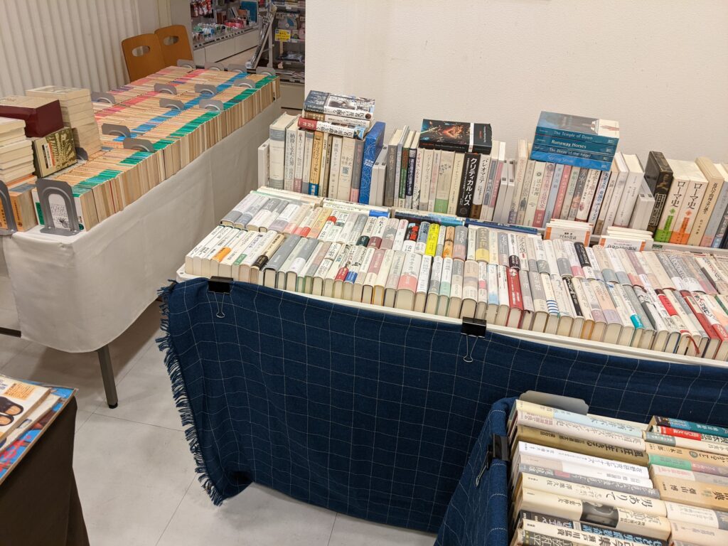 秋の古書市　本々堂の売り場